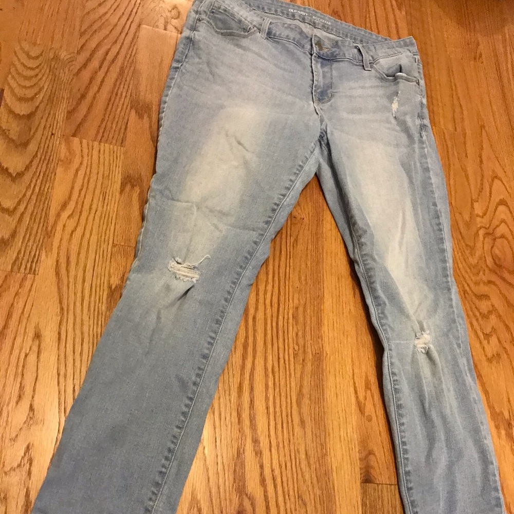 Old Navy distressed rockstar blue jeans